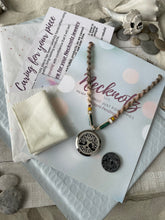 Load image into Gallery viewer, Deep Roots Essential Oil Necklace Earthy (Patent Pending)
