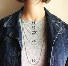 Load image into Gallery viewer, Deep Roots Essential Oil Necklace Earthy (Patent Pending)
